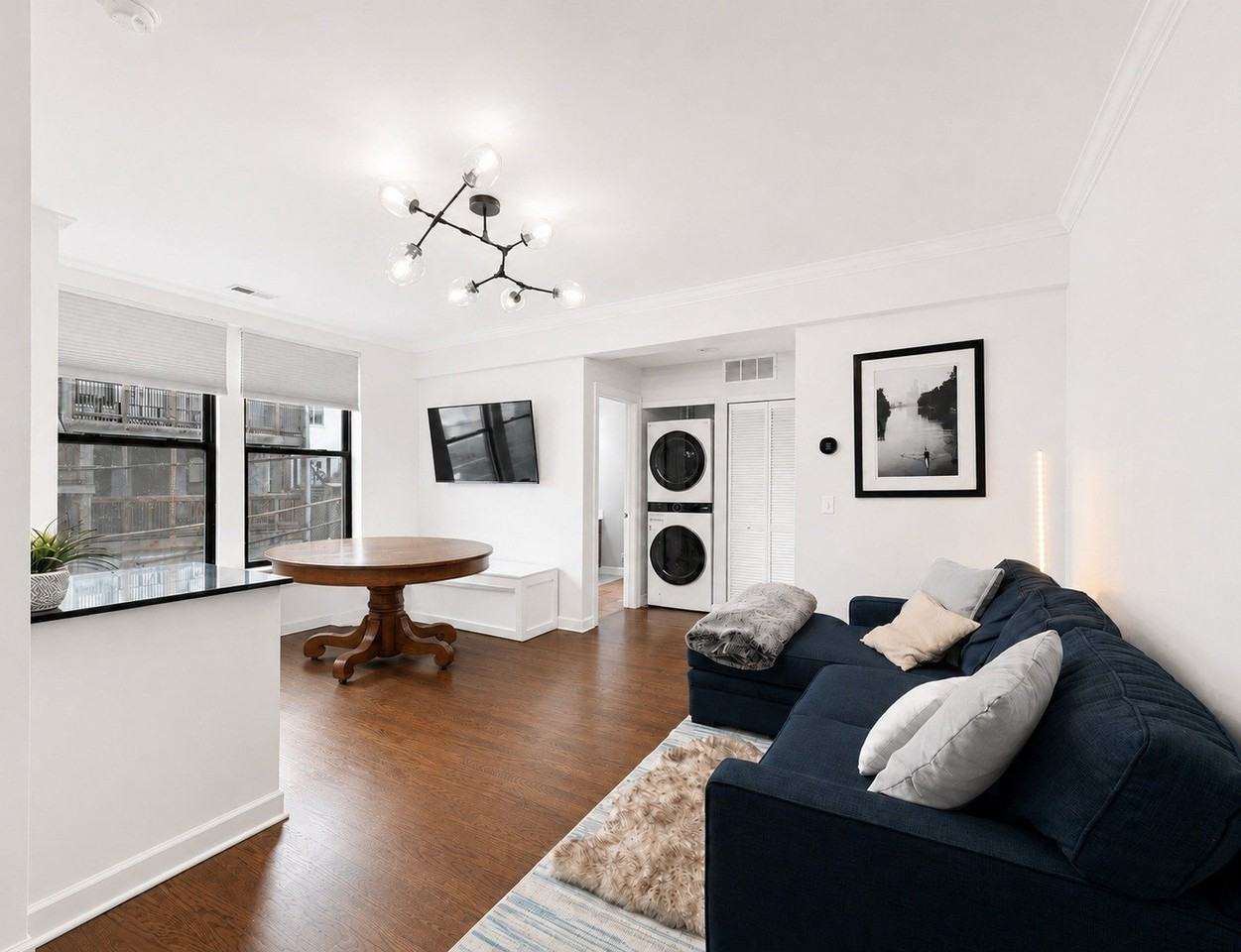 743 W Cornelia Ave #N2 - Photo 2 of 15