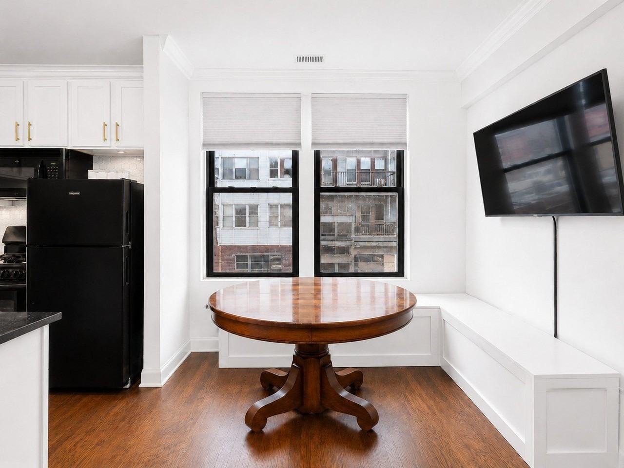 743 W Cornelia Ave #N2 - Photo 5 of 15