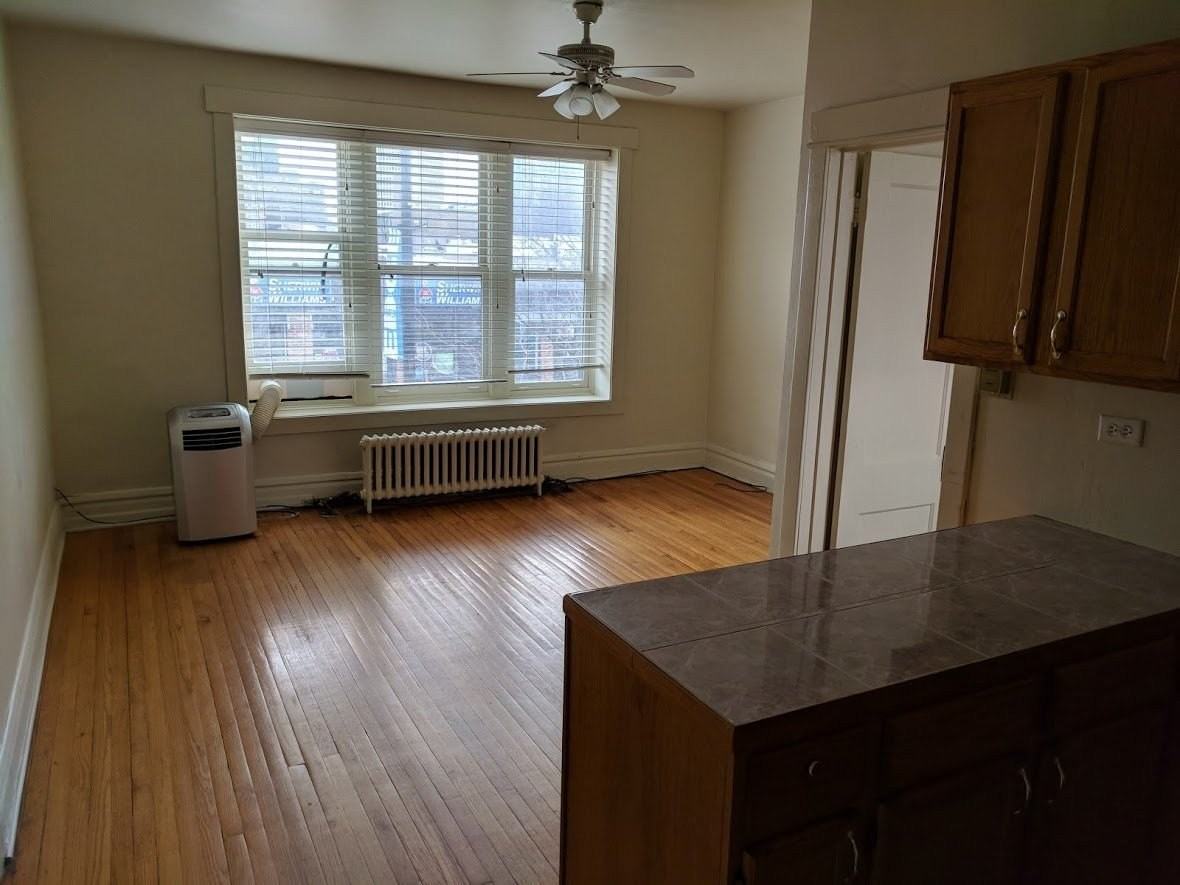 5414 N Broadway St #1F - Photo 3 of 9