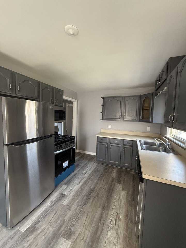 18343 Oakwood Ave - Photo 4 of 15