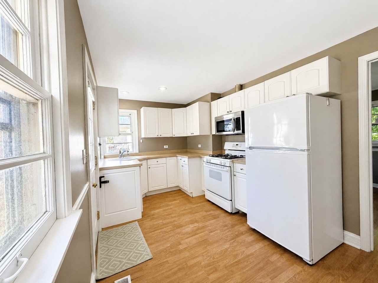 21365 W Ridge Rd - Photo 3 of 14