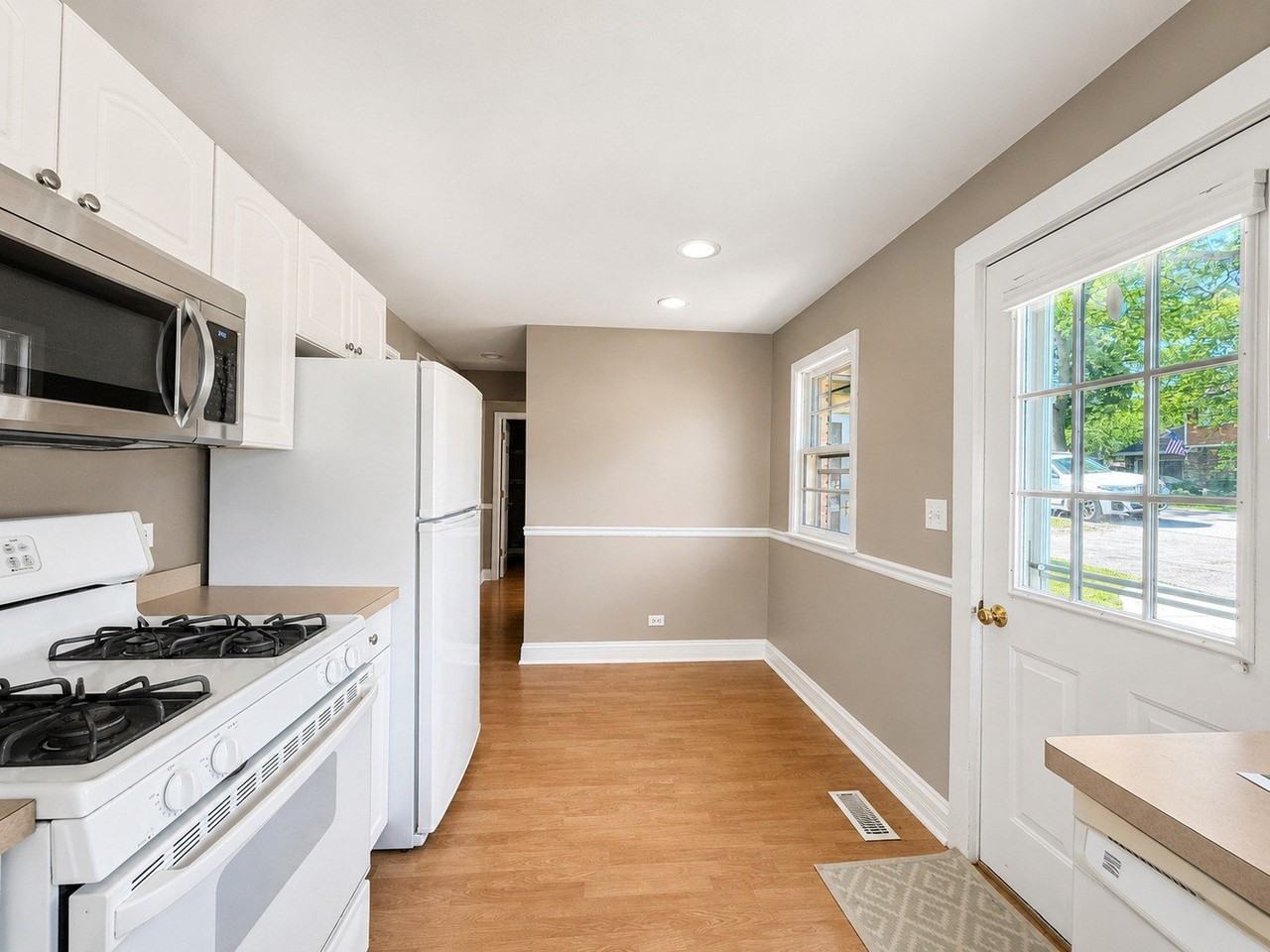 21365 W Ridge Rd - Photo 4 of 14