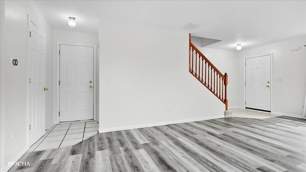 2449 Mayfield Dr - Photo 5 of 30