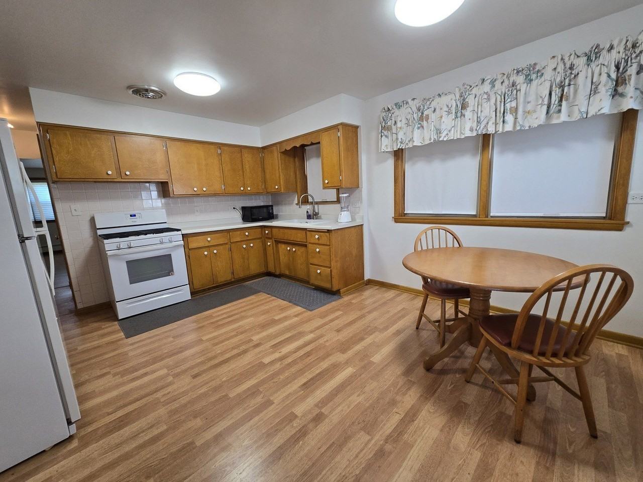 7124 W Jarvis Ave #G - Photo 2 of 13