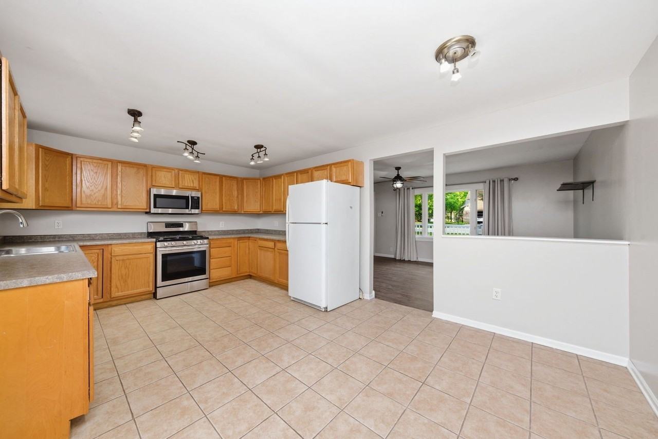 3015 Jo Ann Dr - Photo 4 of 15