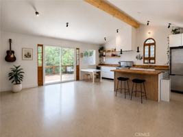 featured image of 8515 Crescent Dr