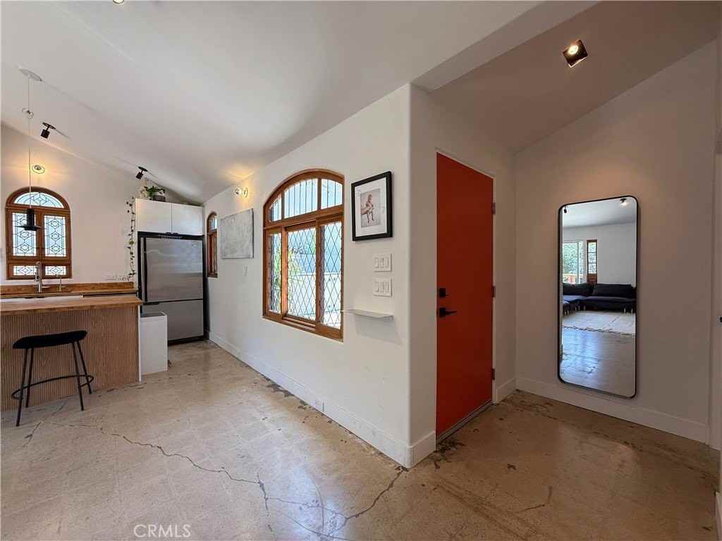 8515 Crescent Dr - Photo 7 of 16