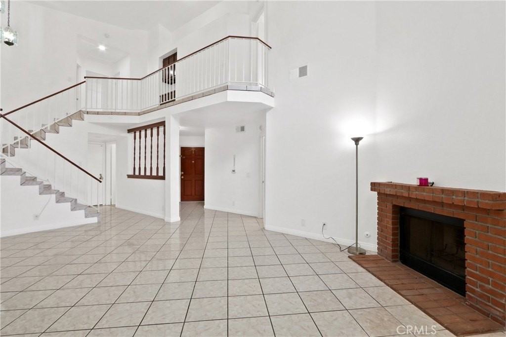 5965 Stafford Ave - Photo 2 of 10
