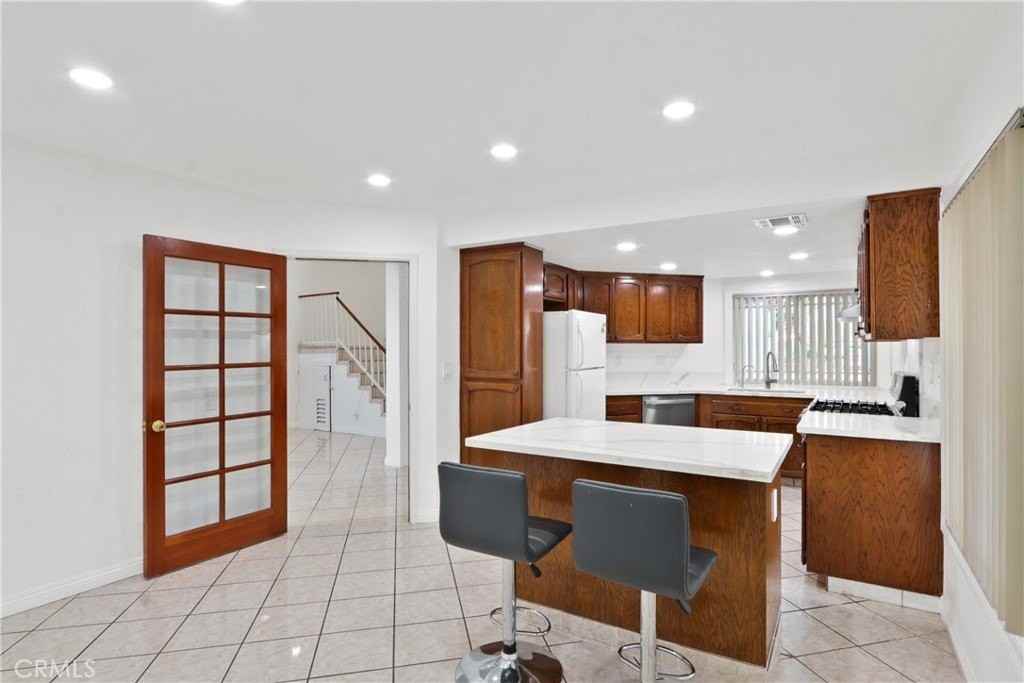 5965 Stafford Ave - Photo 3 of 10