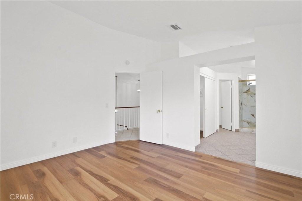 5965 Stafford Ave - Photo 6 of 10