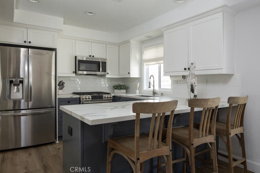 618 Iris Ave #B - Photo 5 of 23