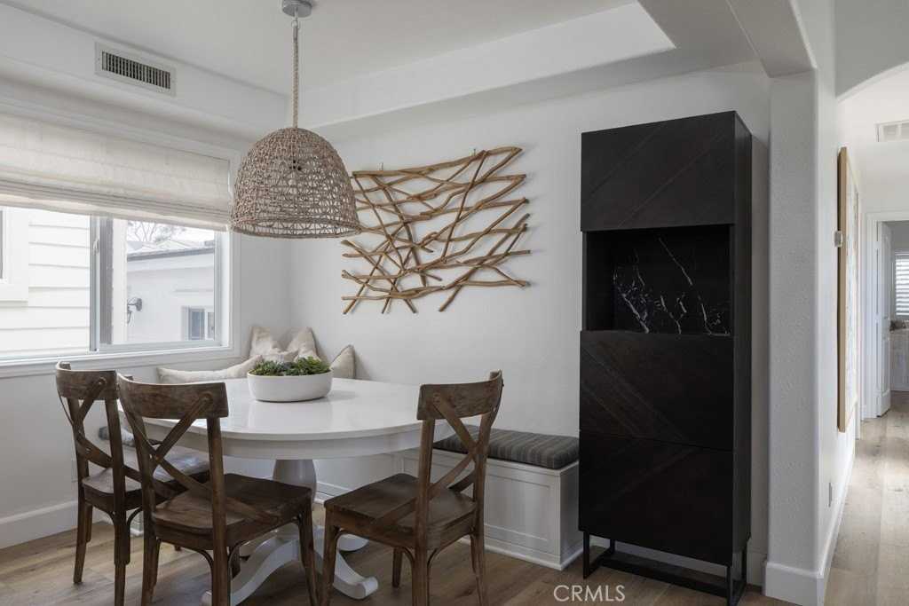 618 Iris Ave #B - Photo 6 of 23