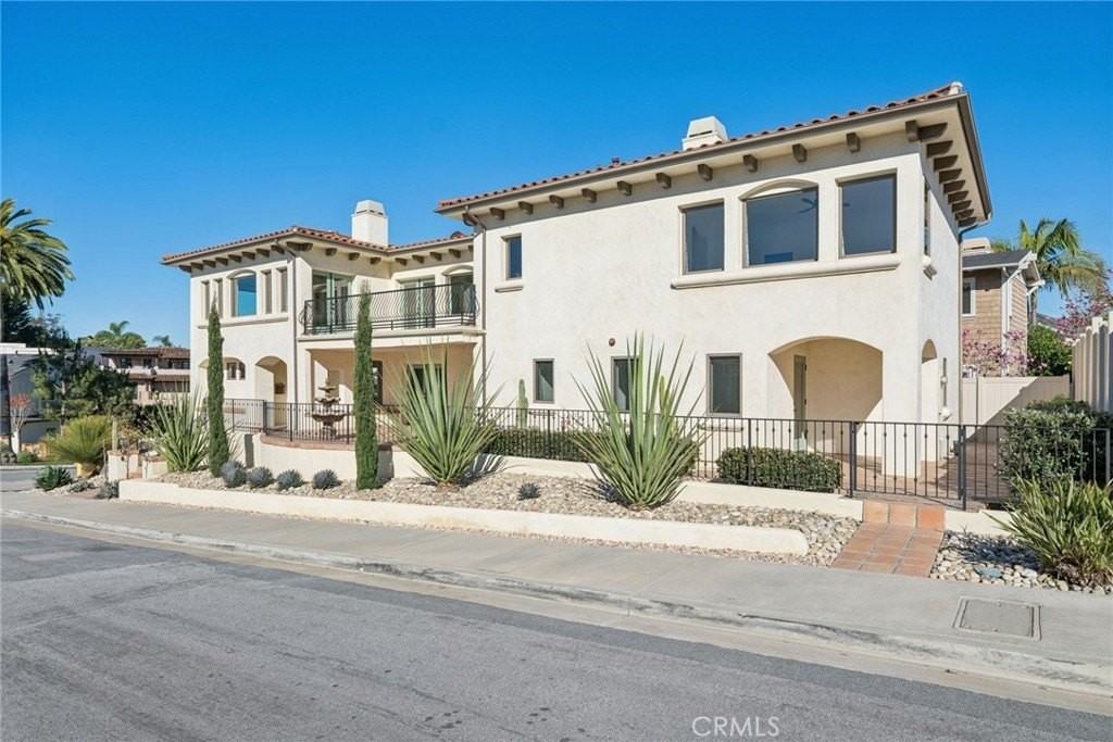 1699 Calle De Los Alamos - Photo 4 of 32