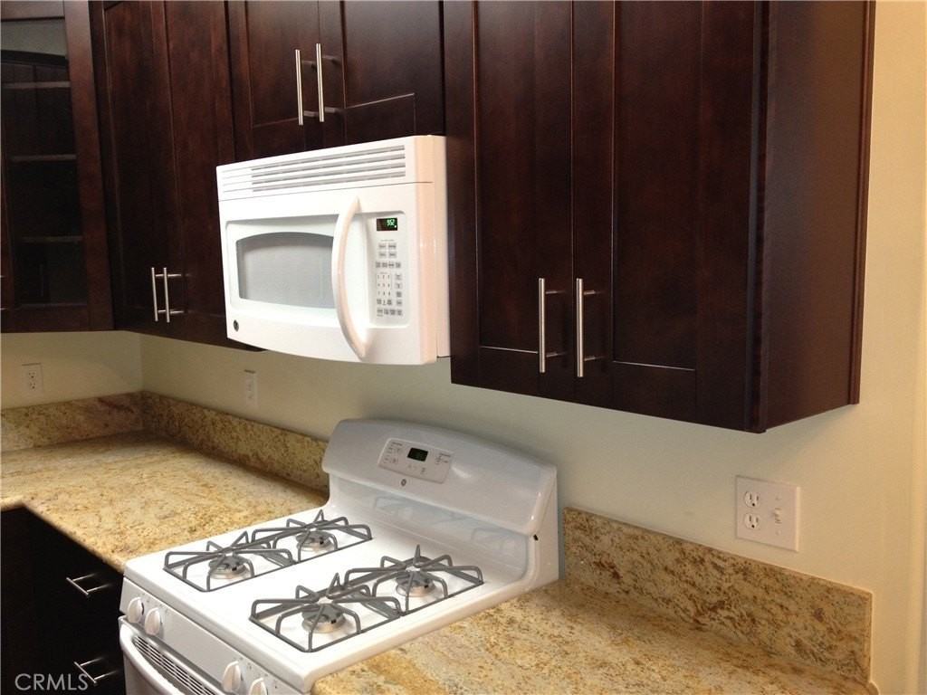 723 E 3rd St #11 - Photo 3 of 12