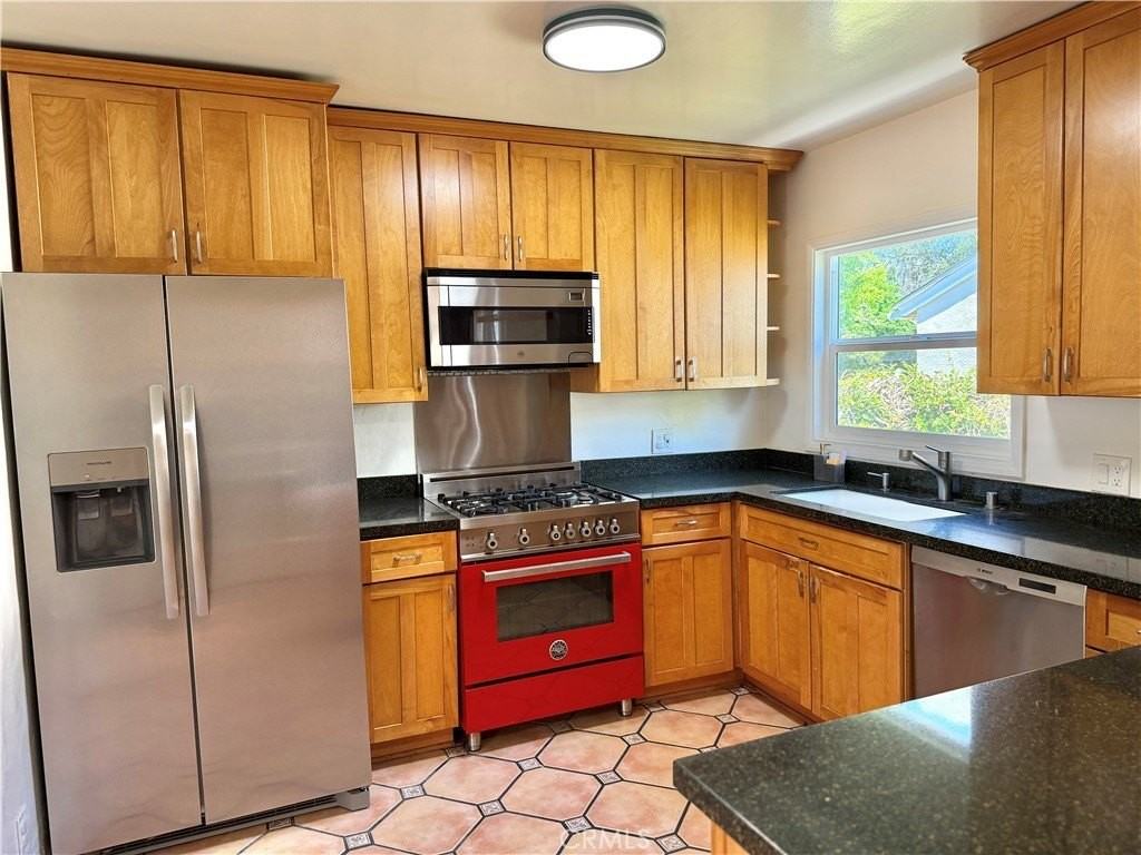 7619 Midfield Ave - Photo 3 of 17
