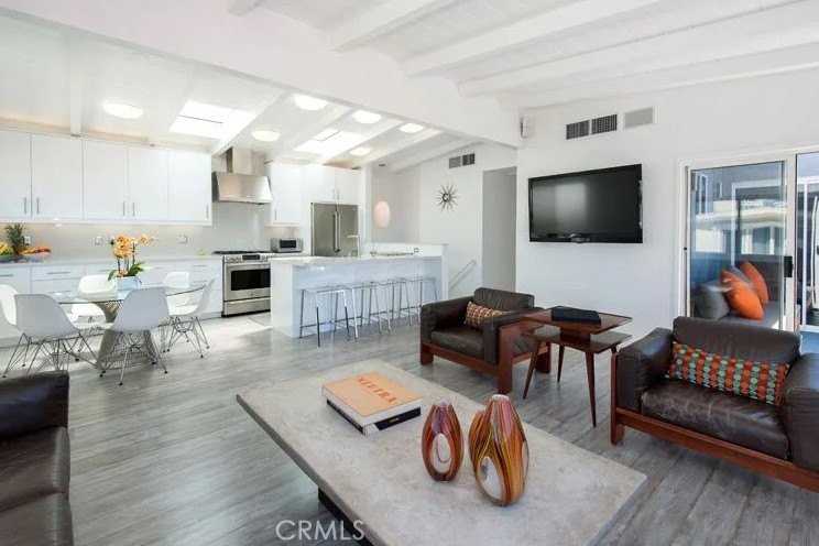 224 39th St - Photo 3 of 22