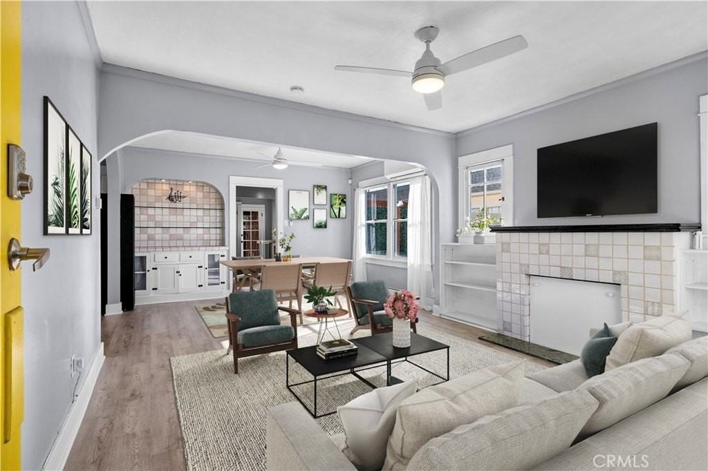 744 Flower Ave - Photo 3 of 40
