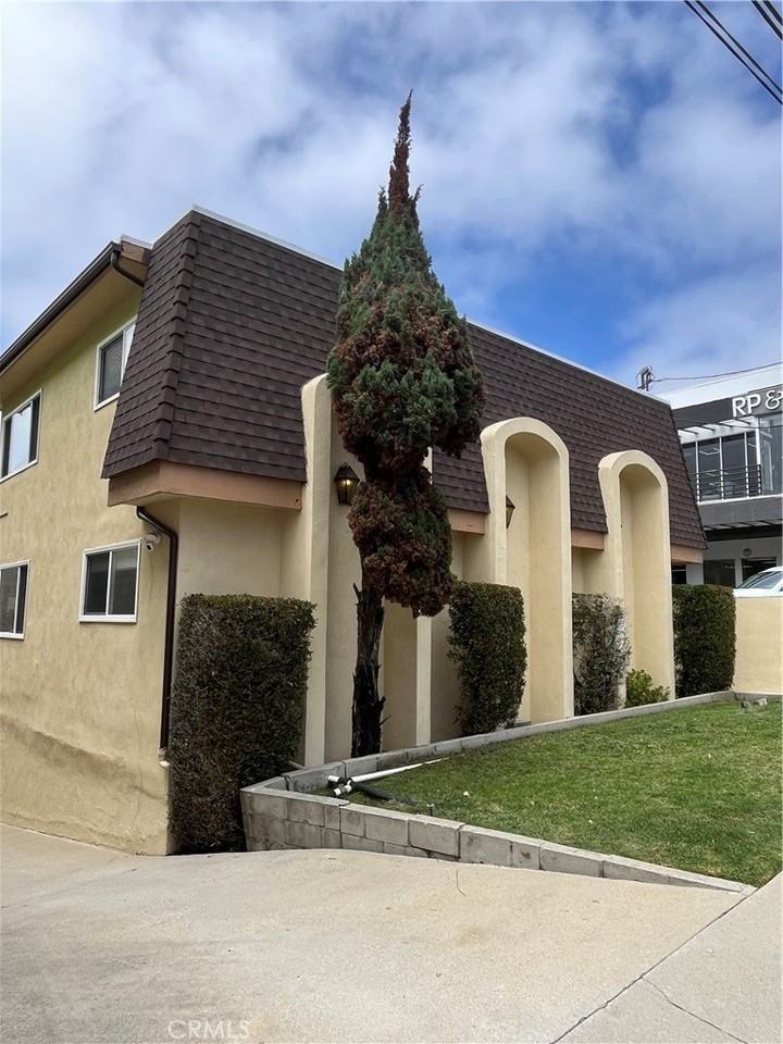 2121 Pacific Coast Hwy #3 - Photo 3 of 9