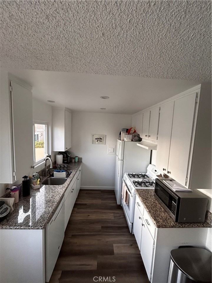 2121 Pacific Coast Hwy #3 - Photo 7 of 9