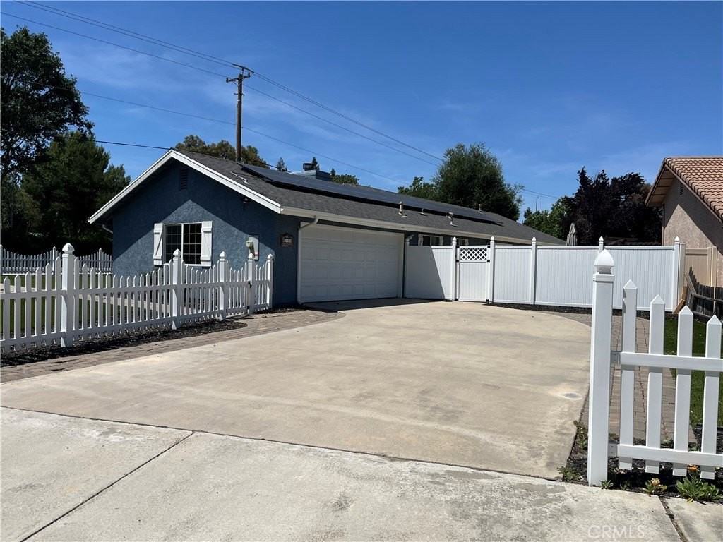 1480 Godell St - Photo 3 of 25