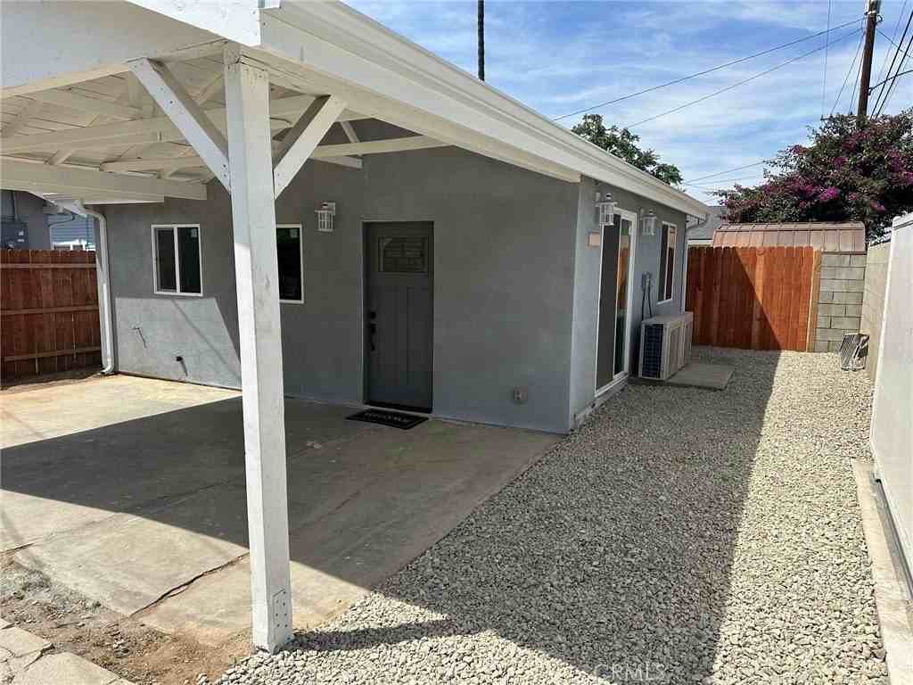 619 S Brand Blvd #A - Photo 3 of 14