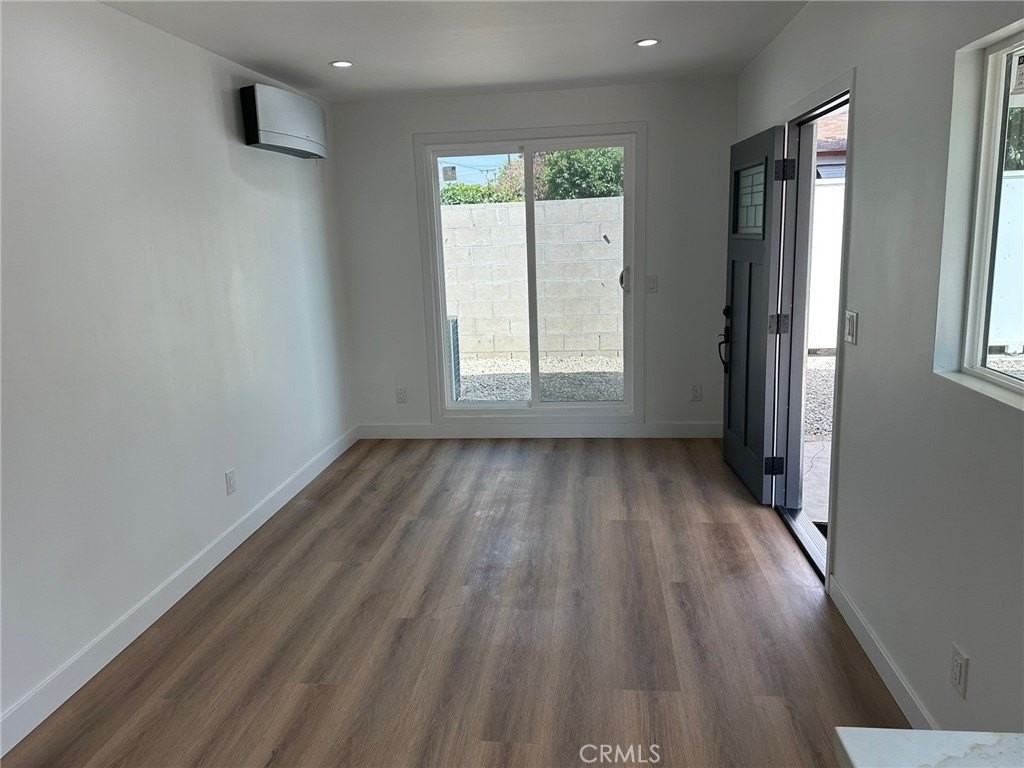 619 S Brand Blvd #A - Photo 6 of 14