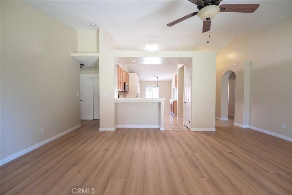 11322 Pacific Shores Dr - Photo 4 of 27