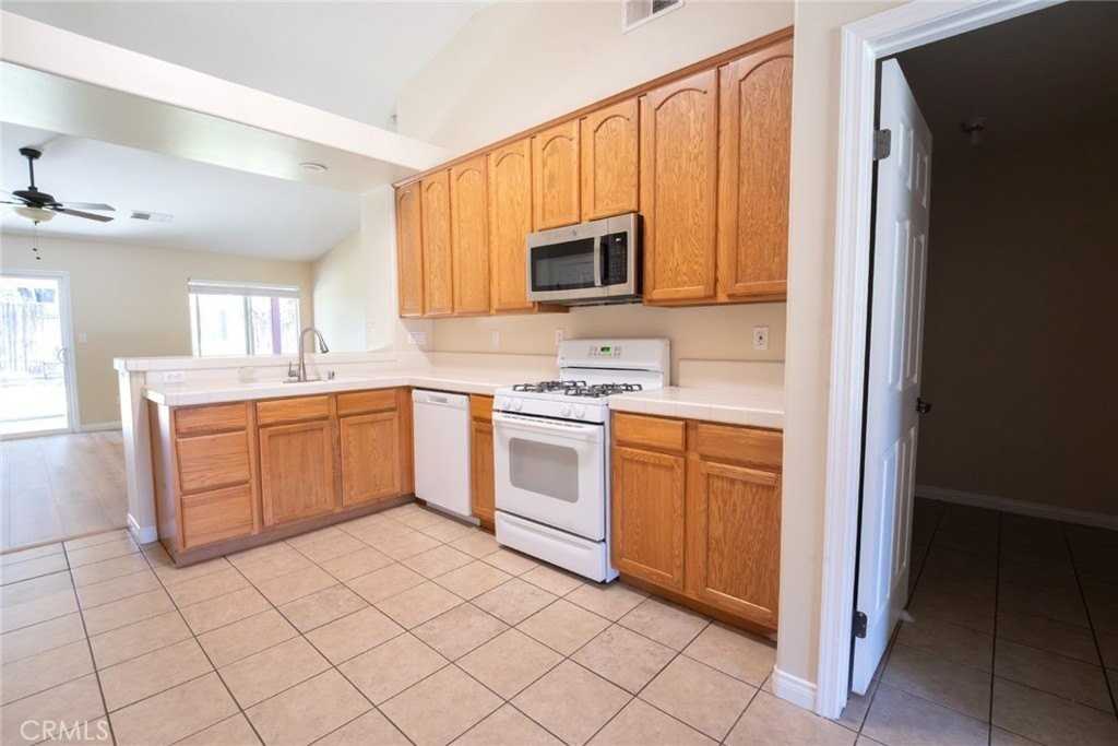 11322 Pacific Shores Dr - Photo 6 of 27