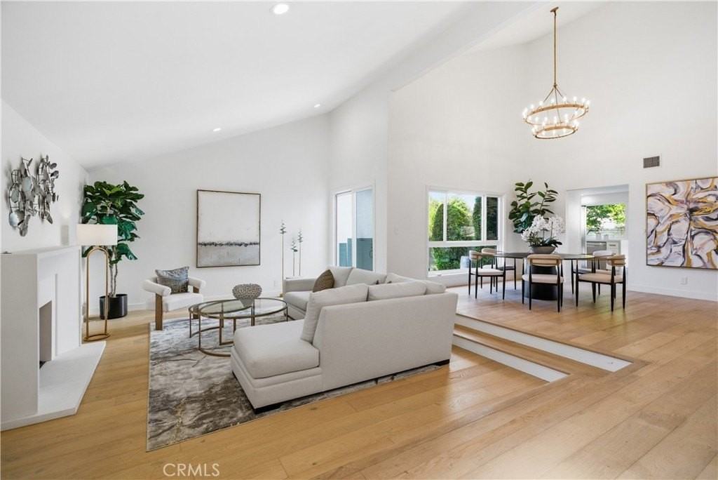 5347 Cangas Dr - Photo 4 of 48