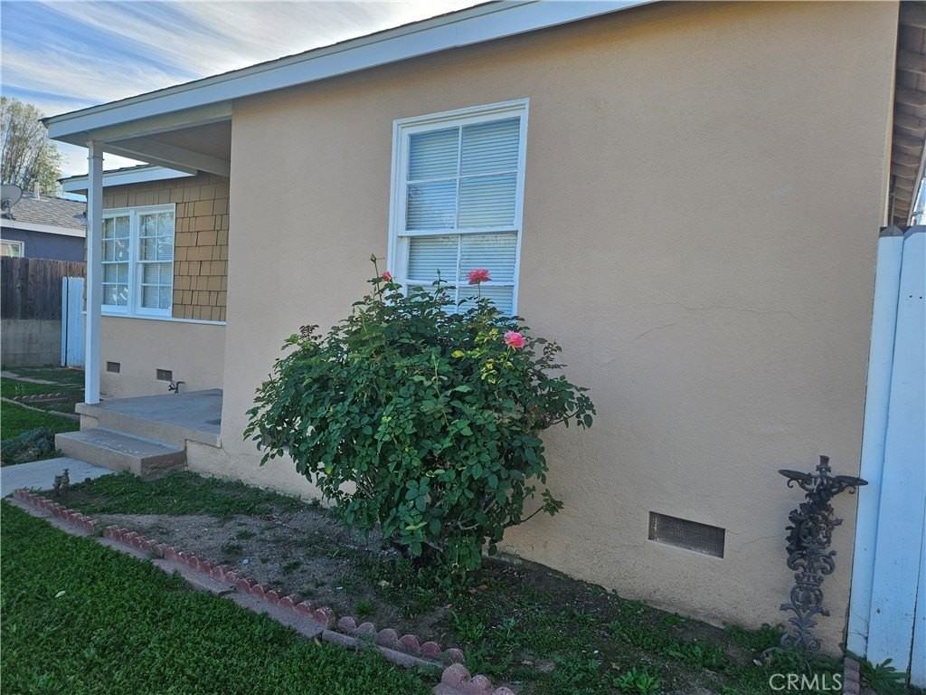 6907 White Oak Ave - Photo 2 of 48
