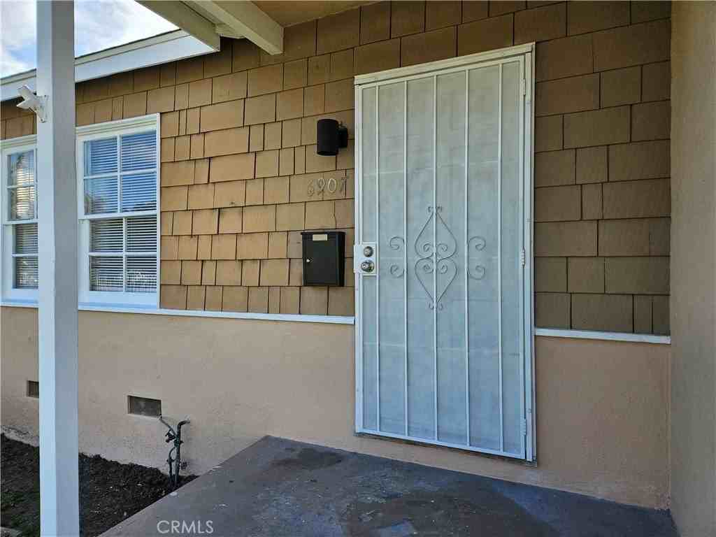 6907 White Oak Ave - Photo 6 of 48