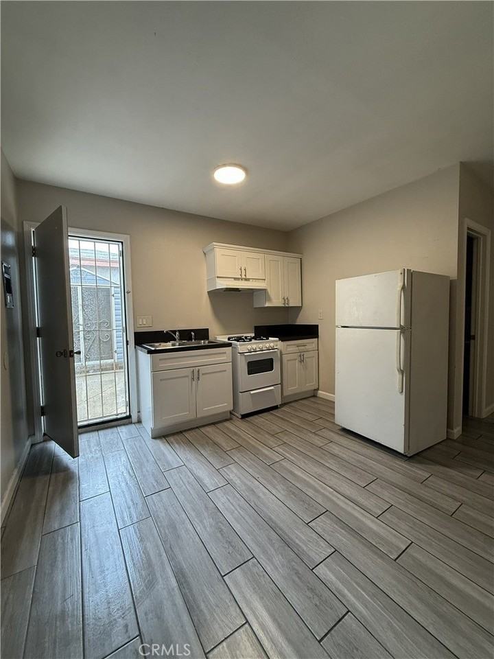 3613 Grand Ave - Photo 2 of 11