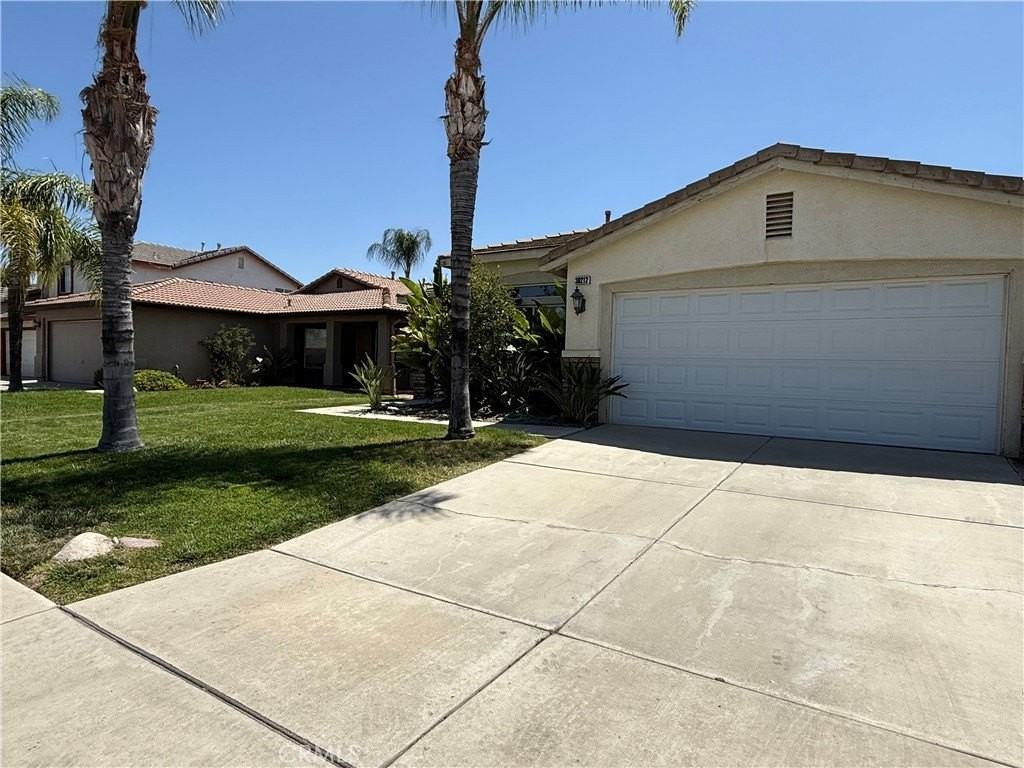 30212 Lakeport St - Photo 3 of 11