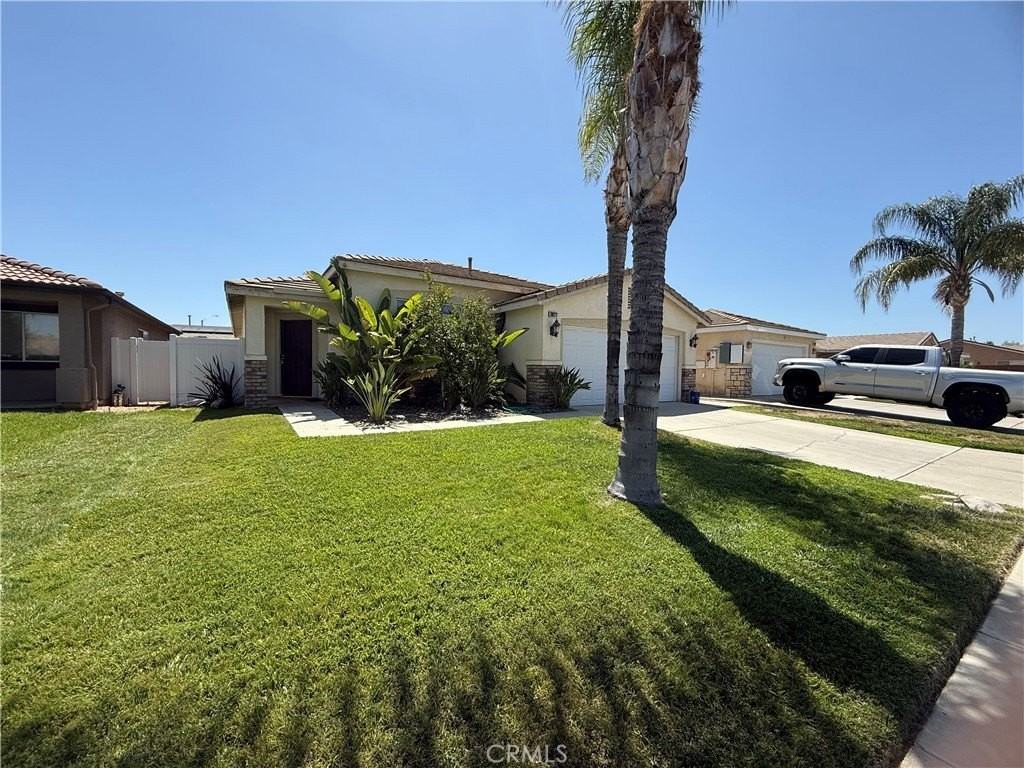 30212 Lakeport St - Photo 4 of 11