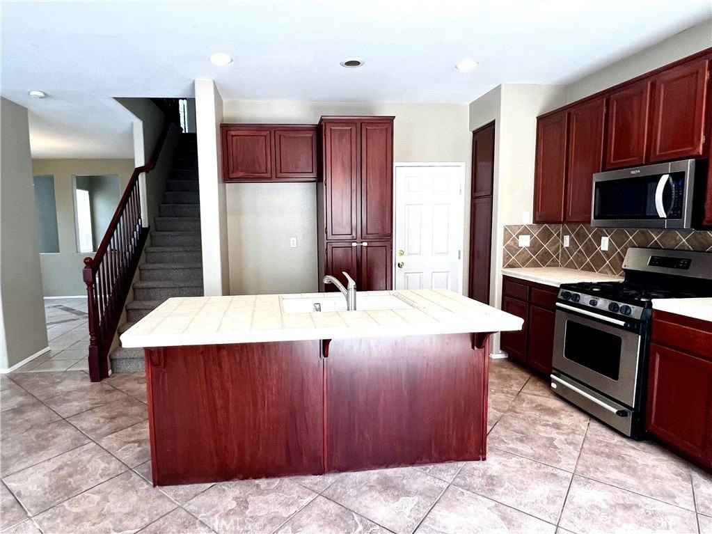 42180 Calabria Dr - Photo 6 of 21