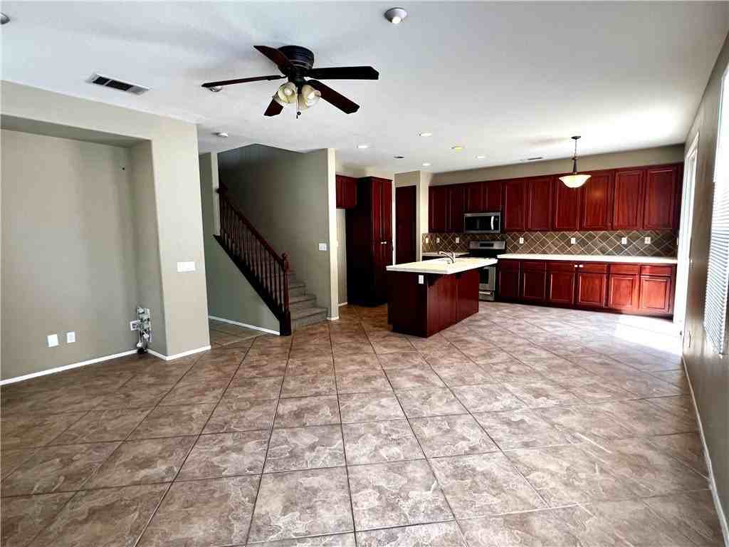 42180 Calabria Dr - Photo 7 of 21