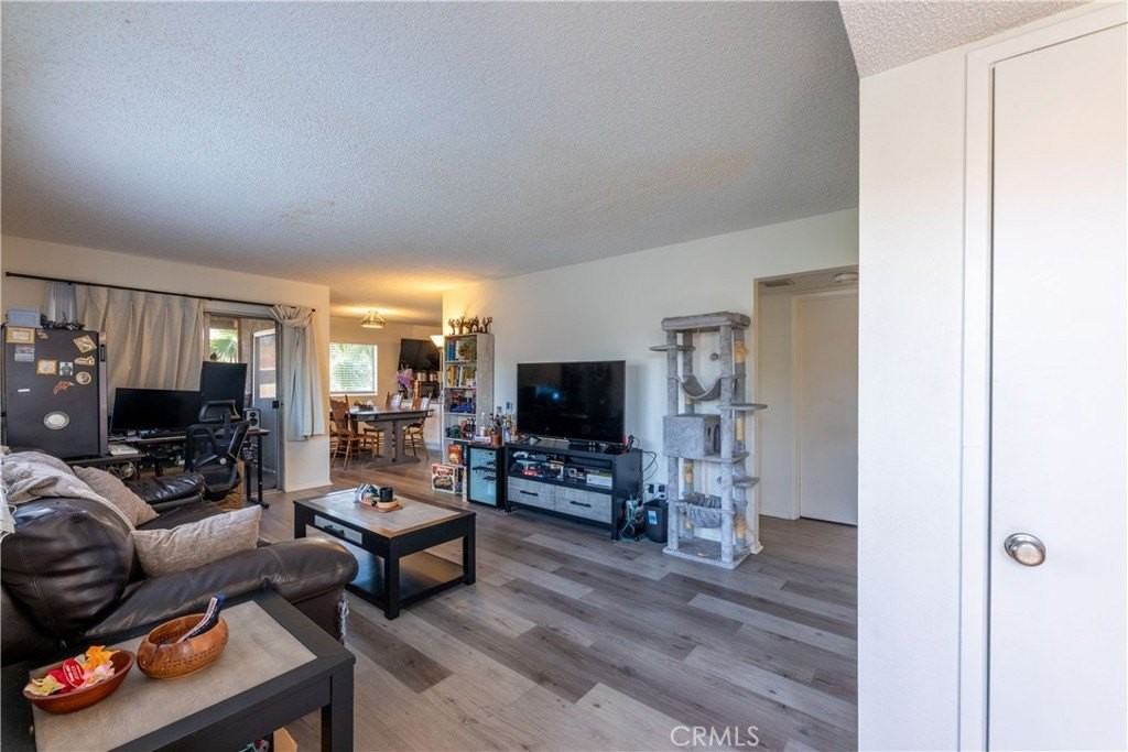 18981 Valley Cir #C - Photo 7 of 25