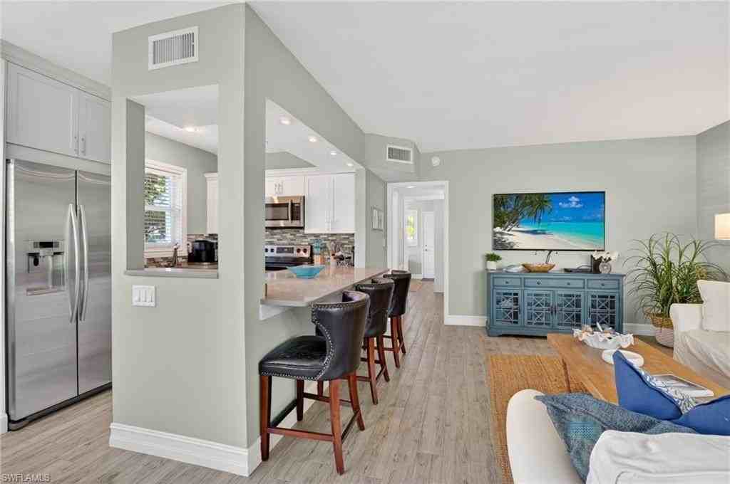 421 12th Ave S #A1 - Photo 2 of 22