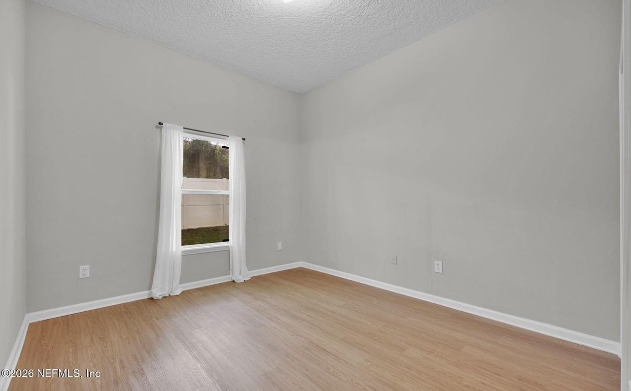 7047 Deer Lodge Cir #102 - Photo 3 of 27
