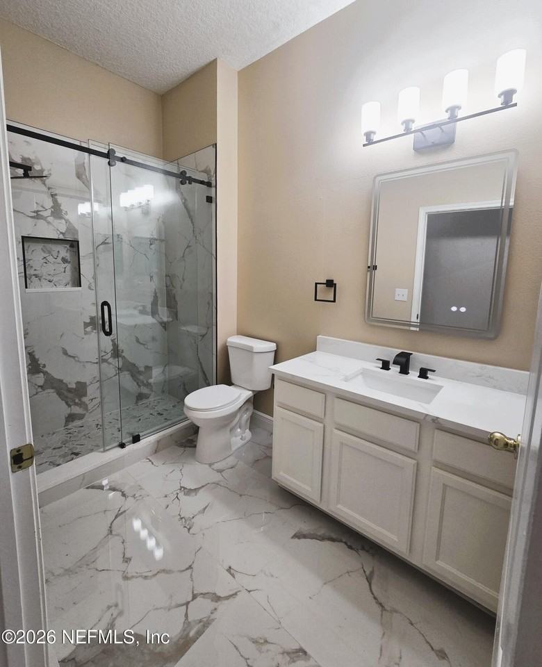 7047 Deer Lodge Cir #102 - Photo 6 of 27