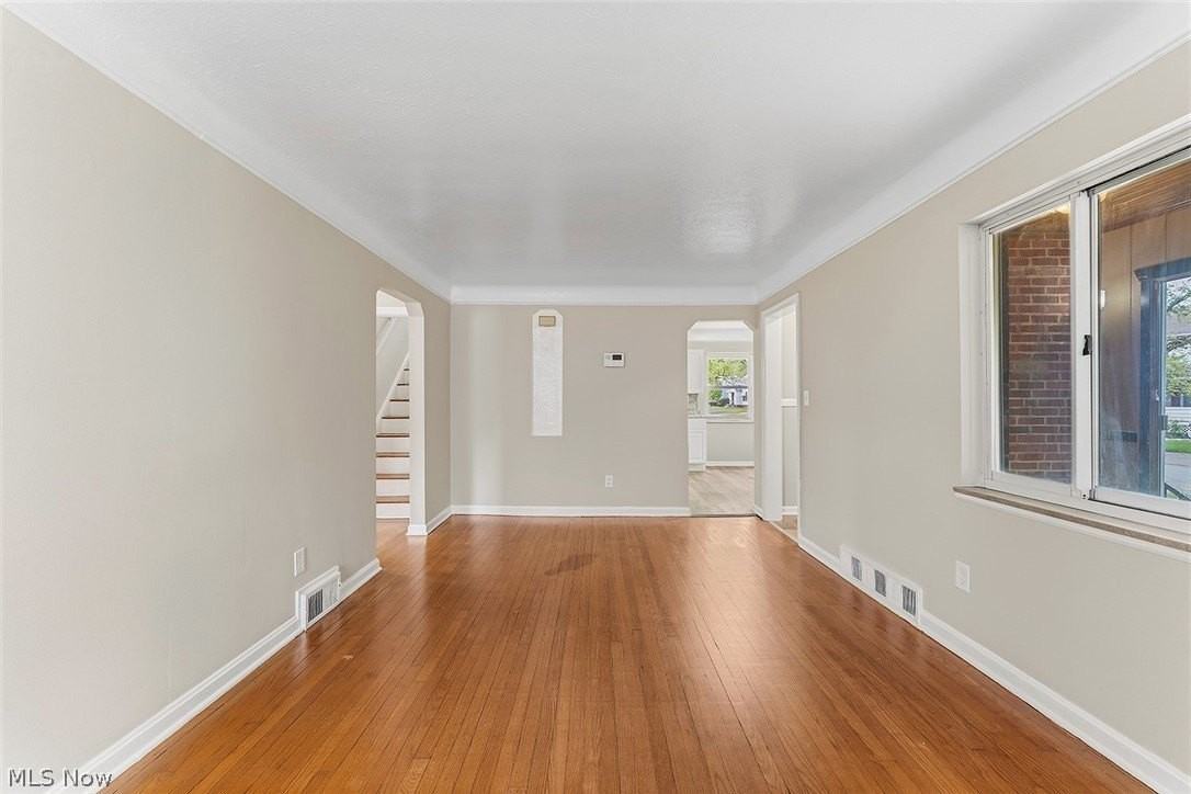 1485 E 221st St - Photo 5 of 31