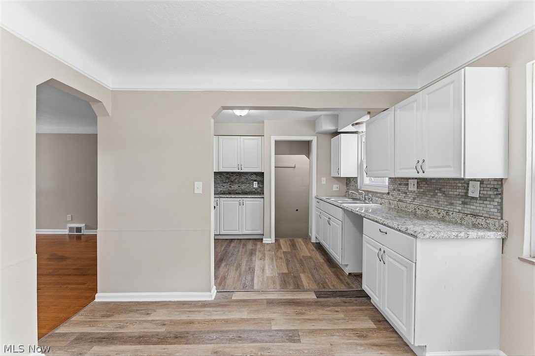 1485 E 221st St - Photo 7 of 31