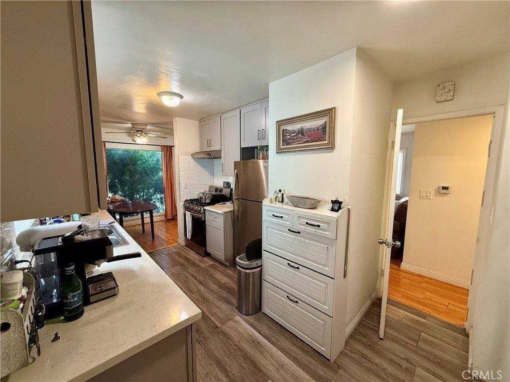 408 N Pacific Ave - Photo 2 of 15