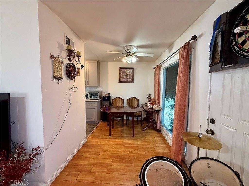408 N Pacific Ave - Photo 4 of 15