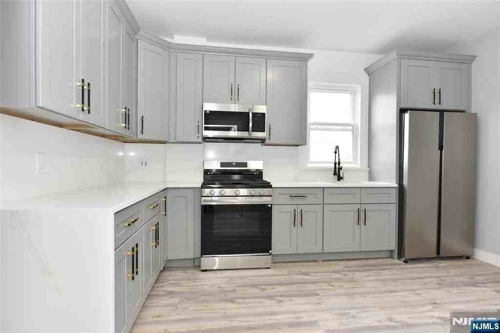 301 Burhans Ave #1 - Photo 7 of 19