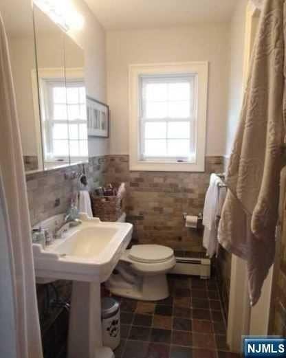 1517 12th St - Photo 6 of 9