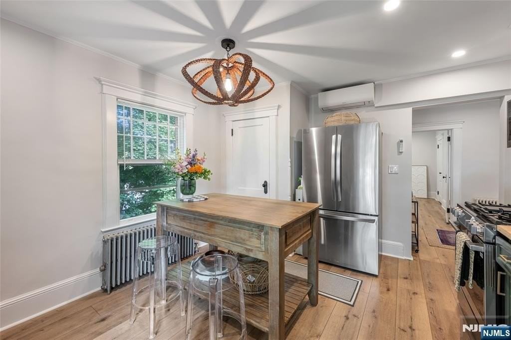 34 Washington Pl #2ndFL - Photo 4 of 18