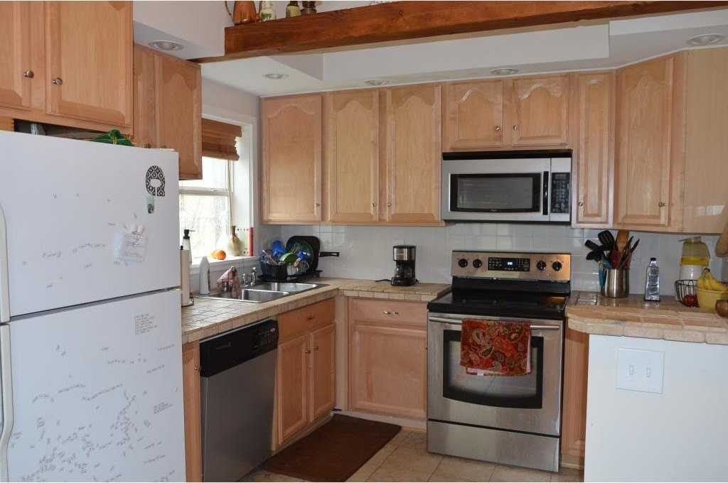 58 Beech St - Photo 5 of 28
