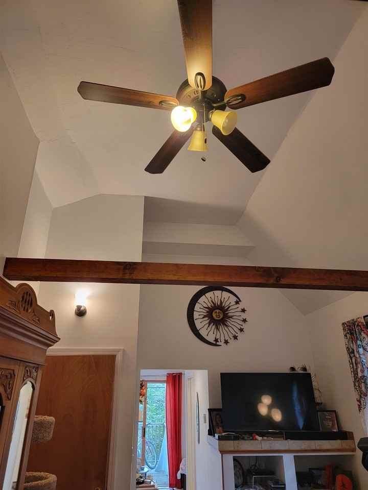 58 Beech St - Photo 7 of 28