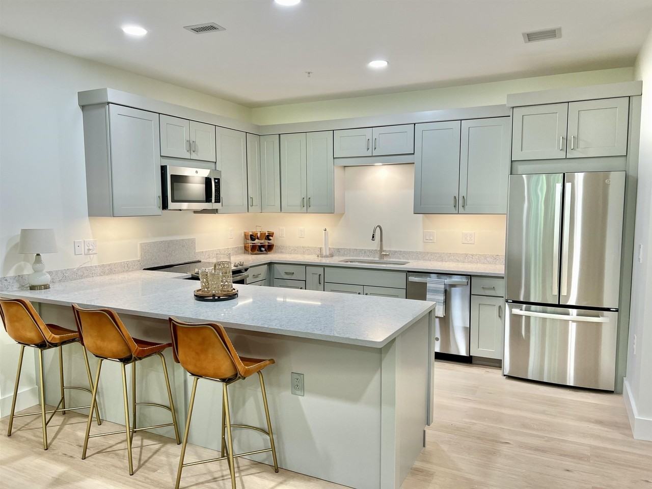 48 Della St - Photo 7 of 15